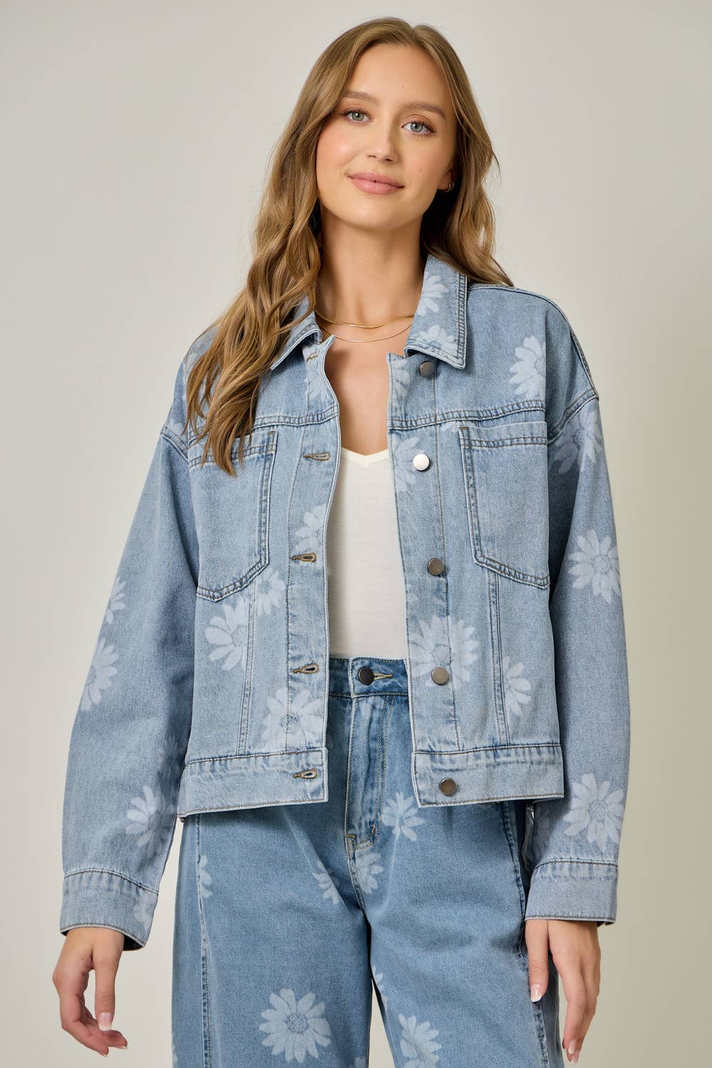 61357 Floral Printed Denim Jacket: Light Denim Blue / Medium