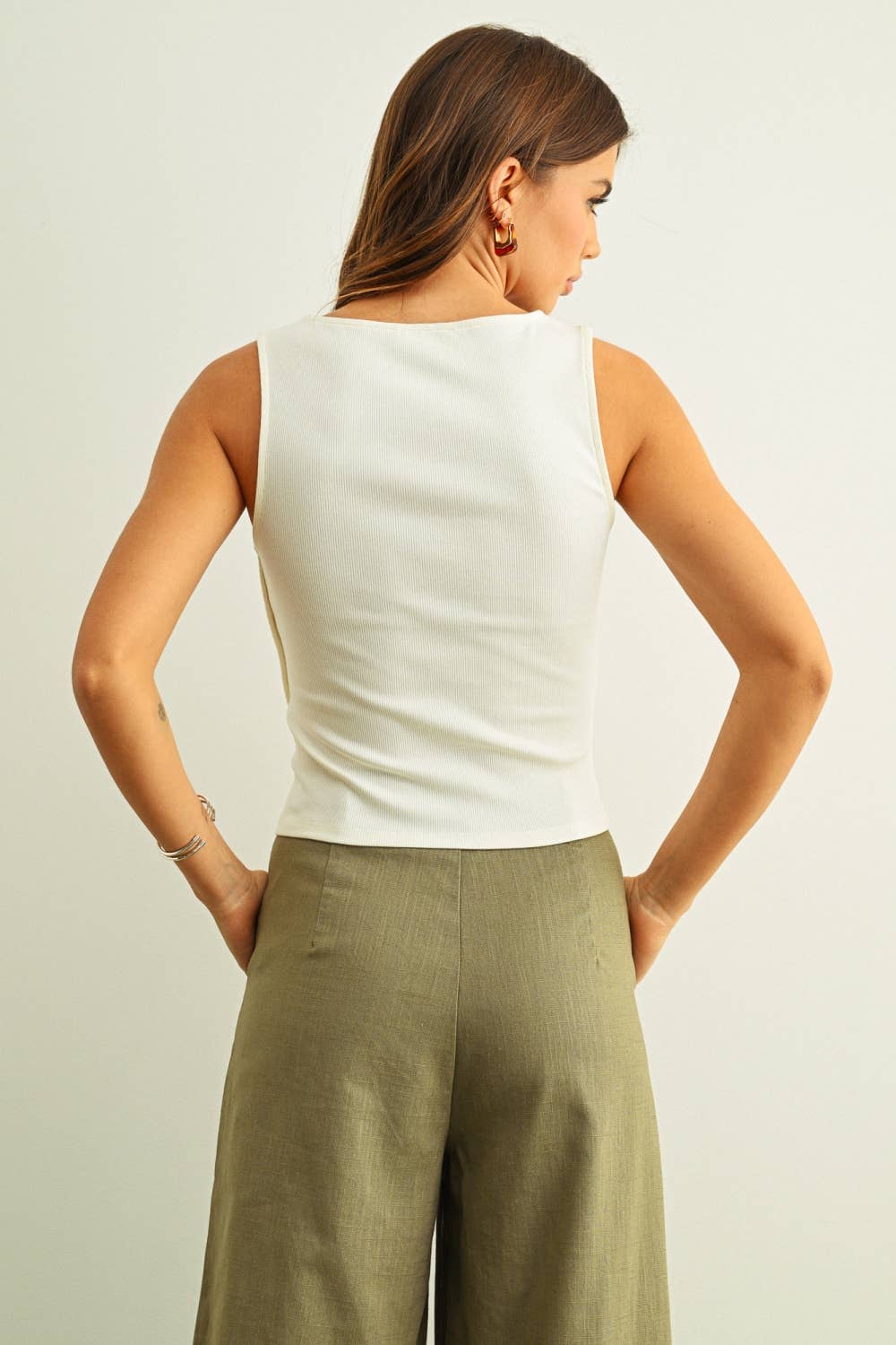 ET6416 RIBBED S/L BUTTON DETAIL ON THE SIDE TOP: CREAM / S