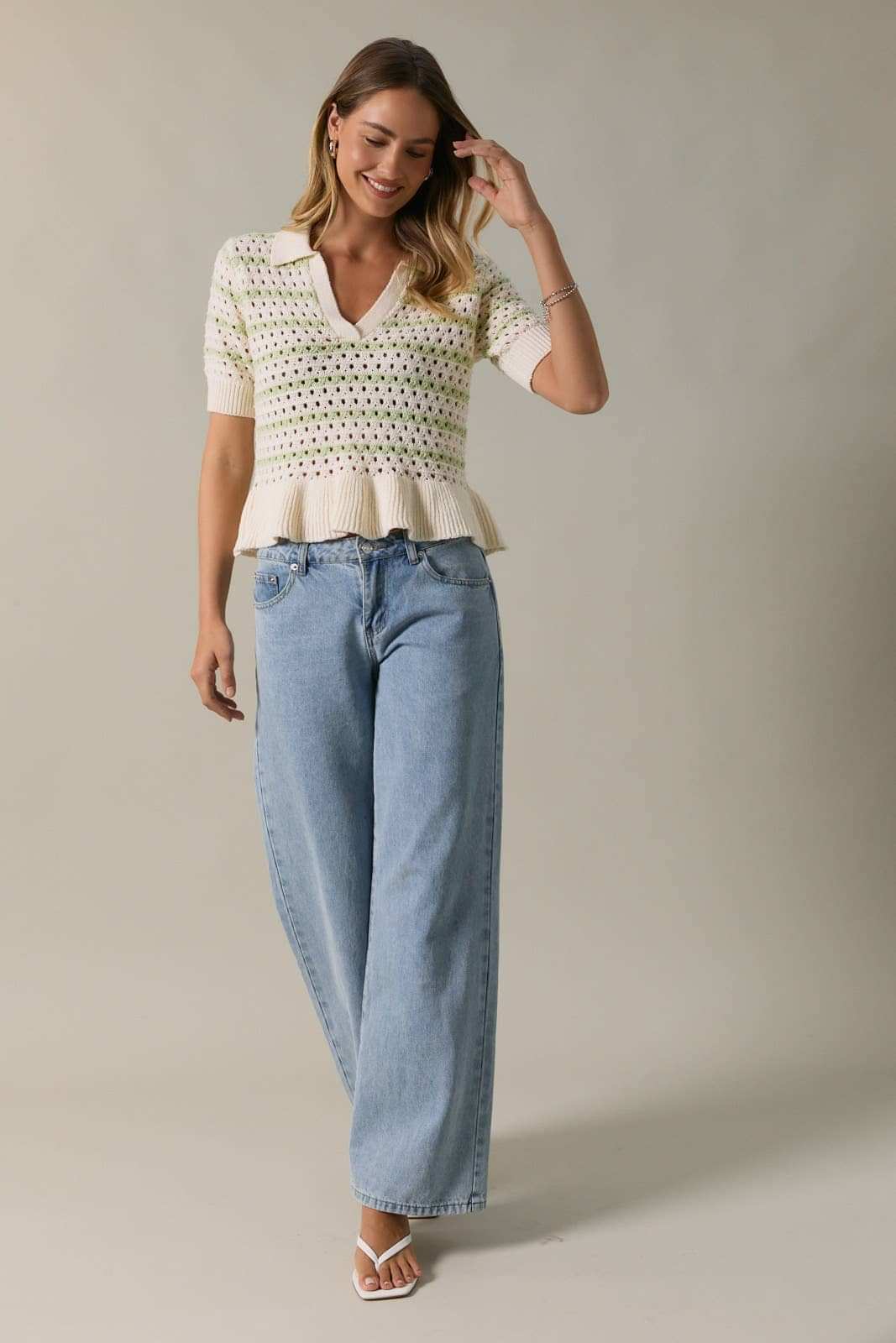 HALE SLEEVE TWO-TONE STRIPE SWEATER KNIT POLO WITH RUFFLE: WHITE-GREEN STRIPE / L