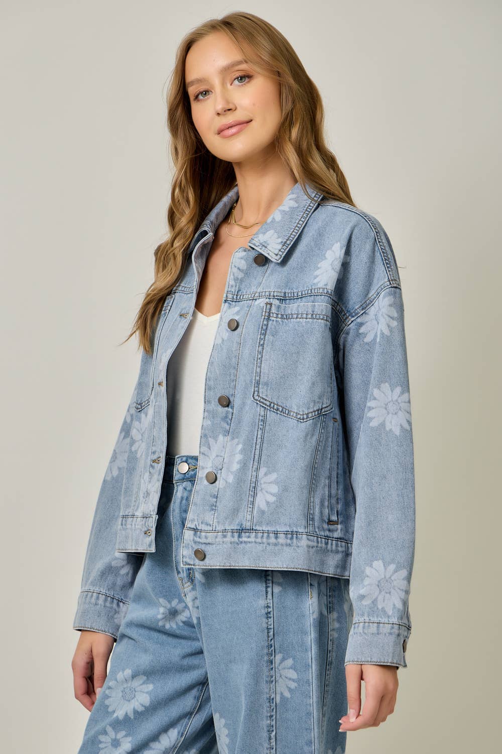 61357 Floral Printed Denim Jacket: Light Denim Blue / Medium