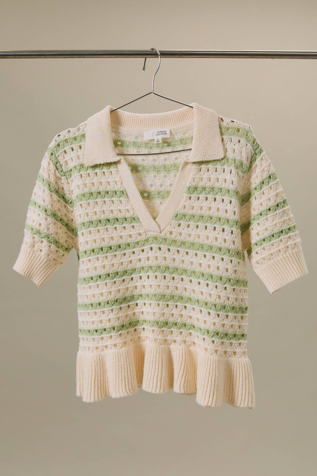 HALE SLEEVE TWO-TONE STRIPE SWEATER KNIT POLO WITH RUFFLE: WHITE-GREEN STRIPE / L