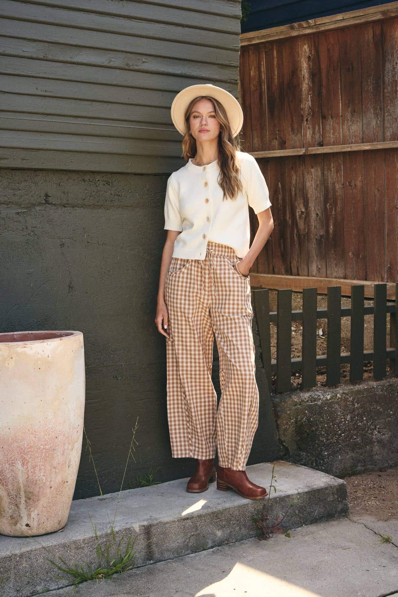 WEEKEND COFFEE MINIMAL SILHOUETTE COTTON CARDIGAN: IVORY / S