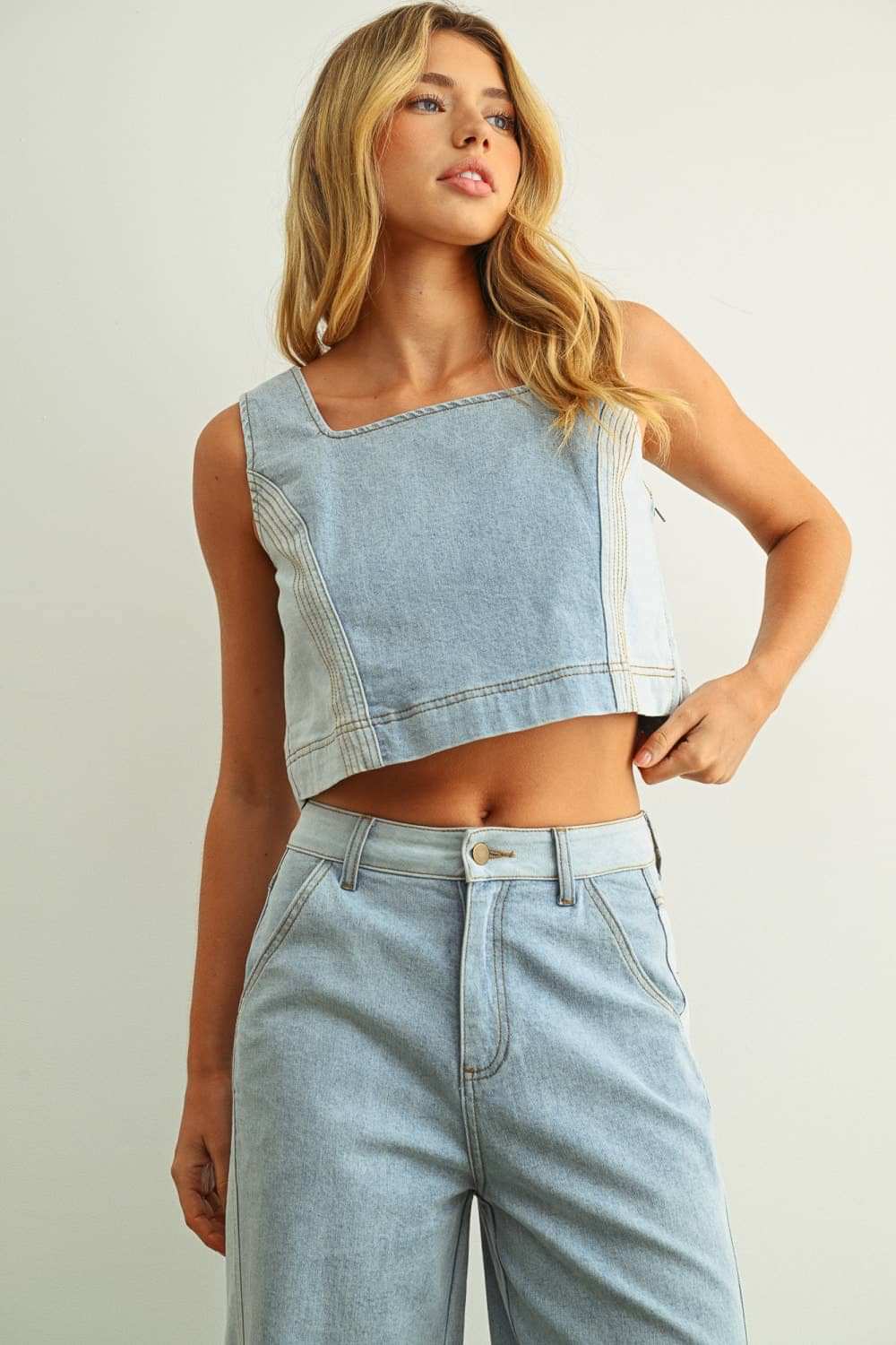 T5886ST DENIM COLOR BLOCKED SLEEVELESS TOP: MIX DENIM / S