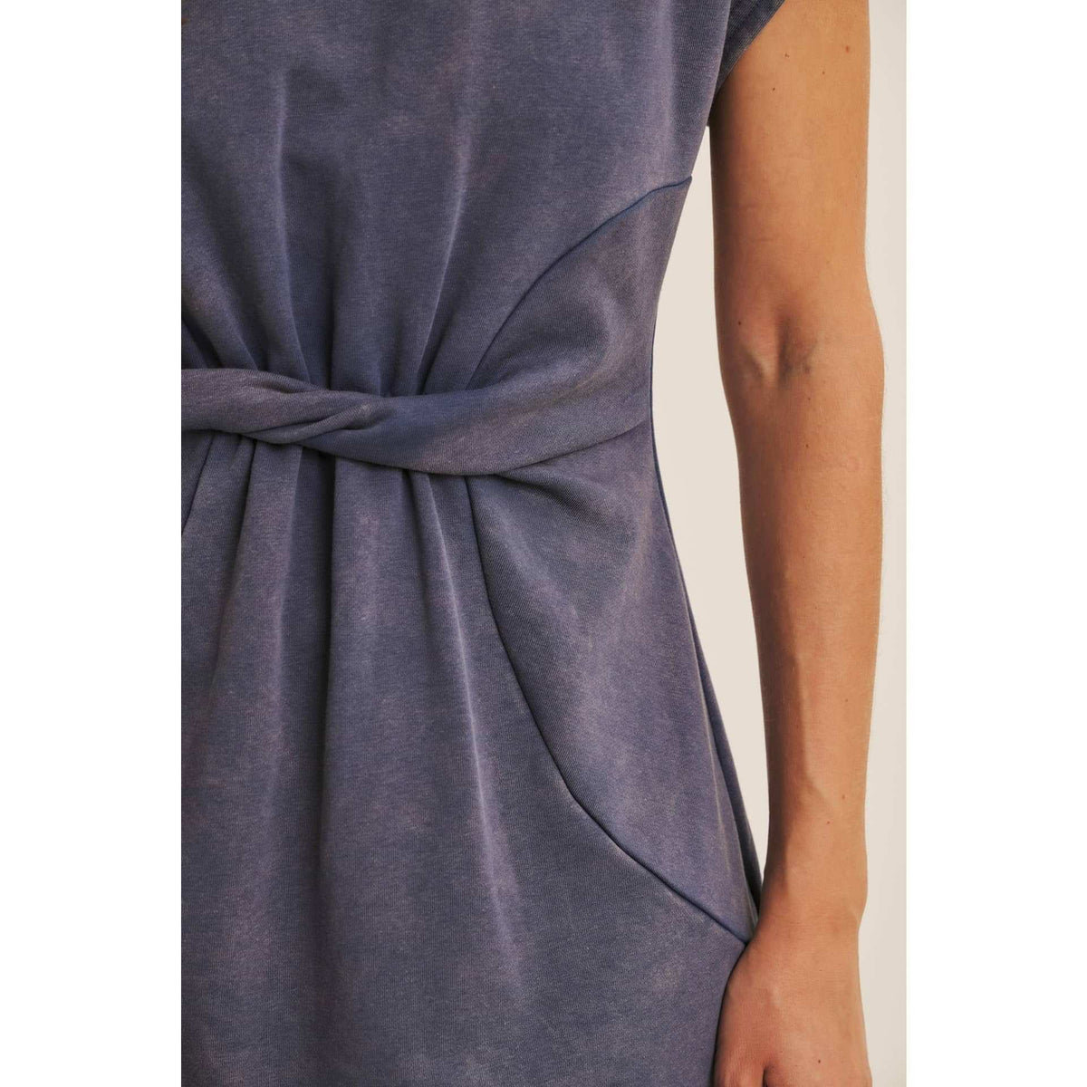 EASYGOING MINERAL-WASHED WAIST TWIST TERRY MINI DRESS: WASHED DENIM / S