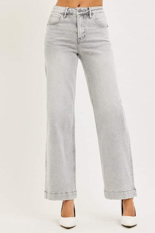 Experience an instant confidence boost with RISEN’s signature tummy-control technology and ultra-soft, high-stretch denim. These chic gray wide-leg jeans perfectly balance a modern, flattering silhouette with all-day comfort for the ultimate wardrobe staple.