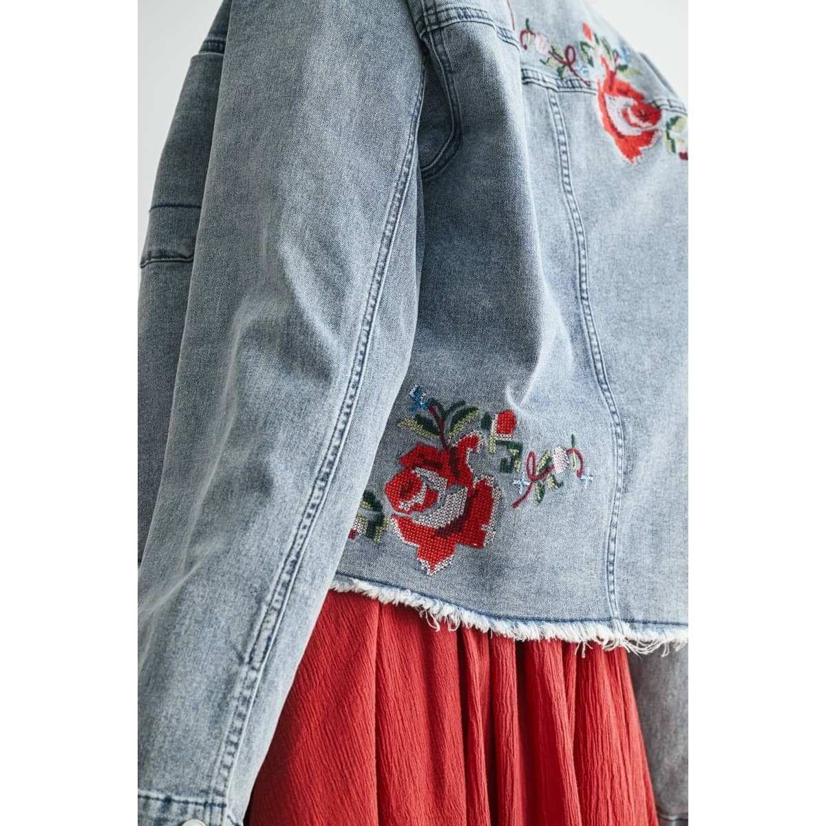 STYLISH EMBROIDERED DENIM JACKET: MEDIUM WASH / S-M-L(3-2-1)