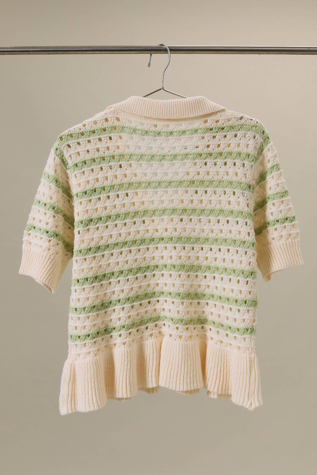 HALE SLEEVE TWO-TONE STRIPE SWEATER KNIT POLO WITH RUFFLE: WHITE-GREEN STRIPE / L