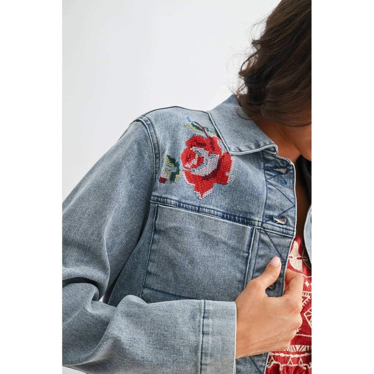 STYLISH EMBROIDERED DENIM JACKET: MEDIUM WASH / S-M-L(3-2-1)