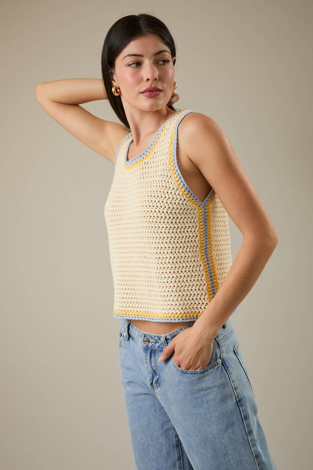 ROUND NECK SLEEVELESS CROCHET TANK TOP: BUTTER / M