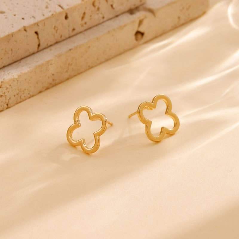 18K Stainless Steel Tarnish Free Waterproof Clover | 40E398: GOLD