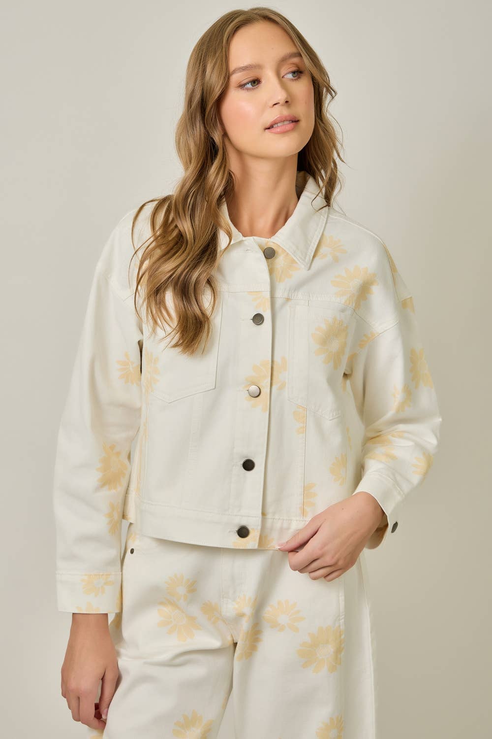 61357 Floral Printed Denim Jacket: Ivory / Medium