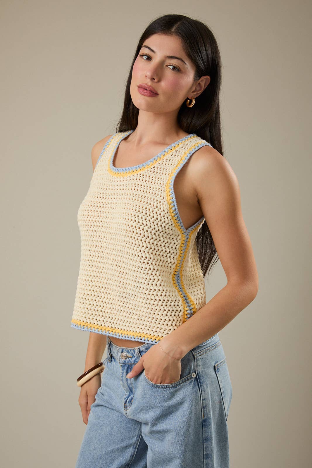 ROUND NECK SLEEVELESS CROCHET TANK TOP: BUTTER / M