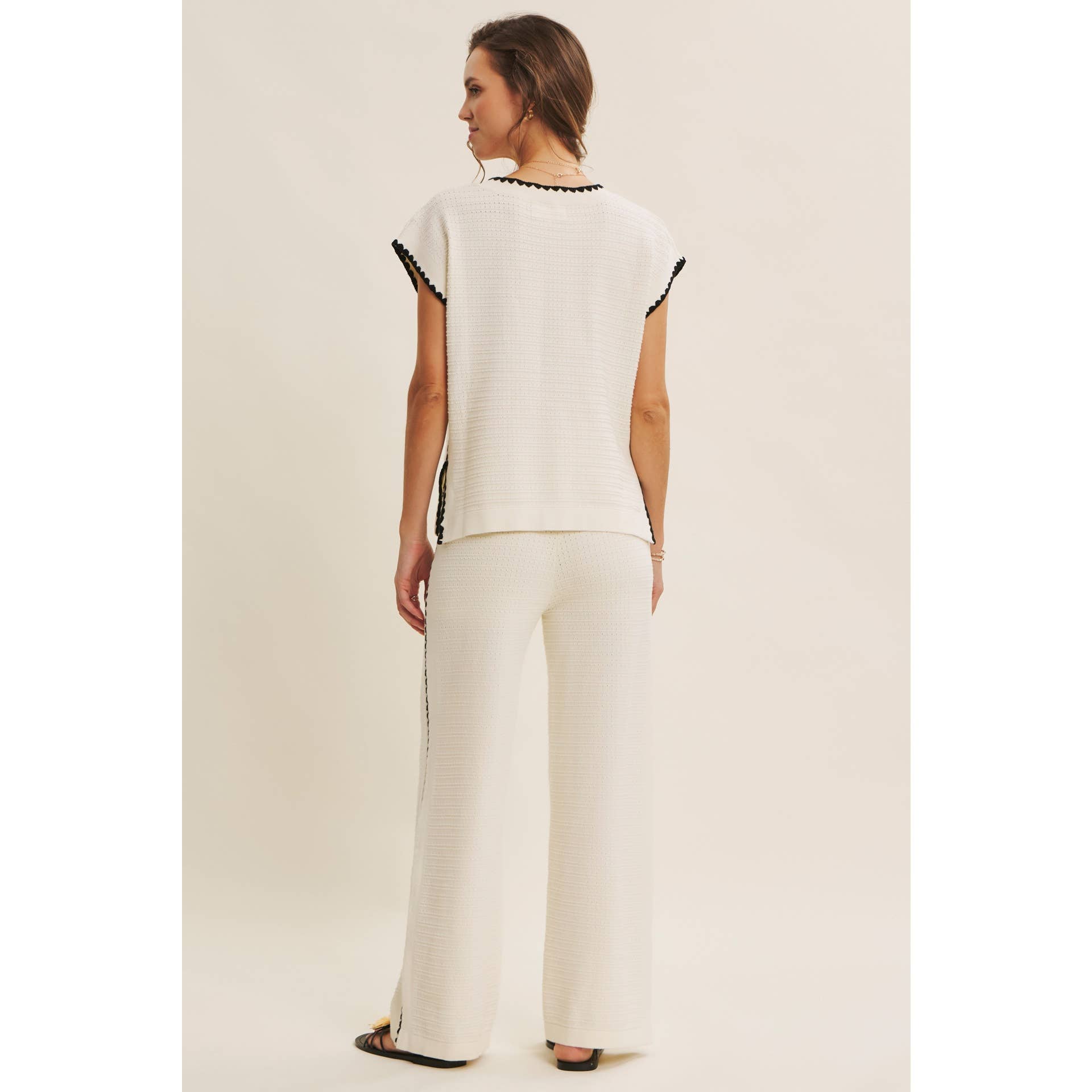PLAYFUL SOPHISTICATION BEACHY TEXTURED SWEATER PANTS: IVORY / S | Stella & Grace Boutique .