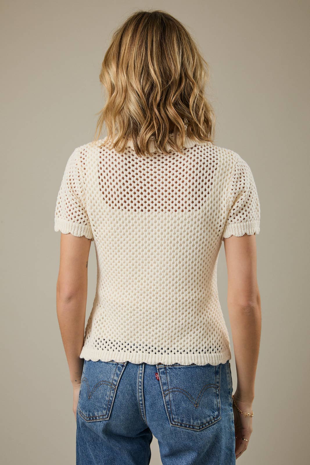 COLLARED BUTTON DOWN SHORT SLEEVE CROCHET TOP: White / L