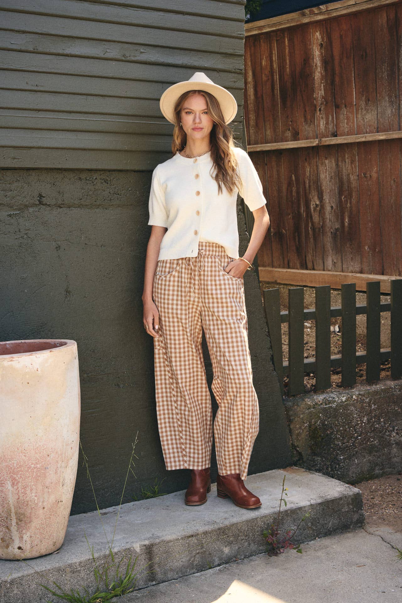 WEEKEND COFFEE MINIMAL SILHOUETTE COTTON CARDIGAN: IVORY / S