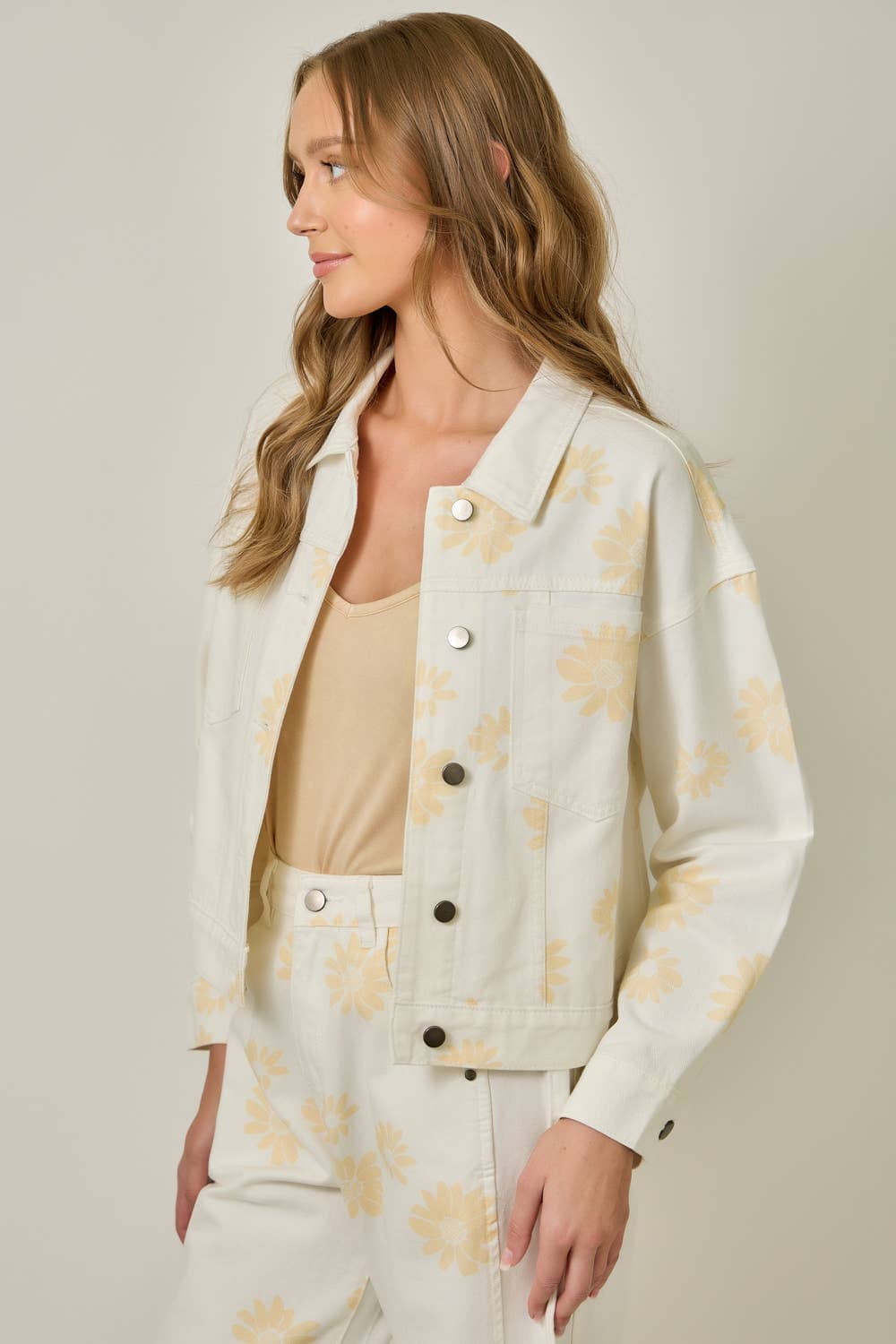 61357 Floral Printed Denim Jacket: Ivory / Medium