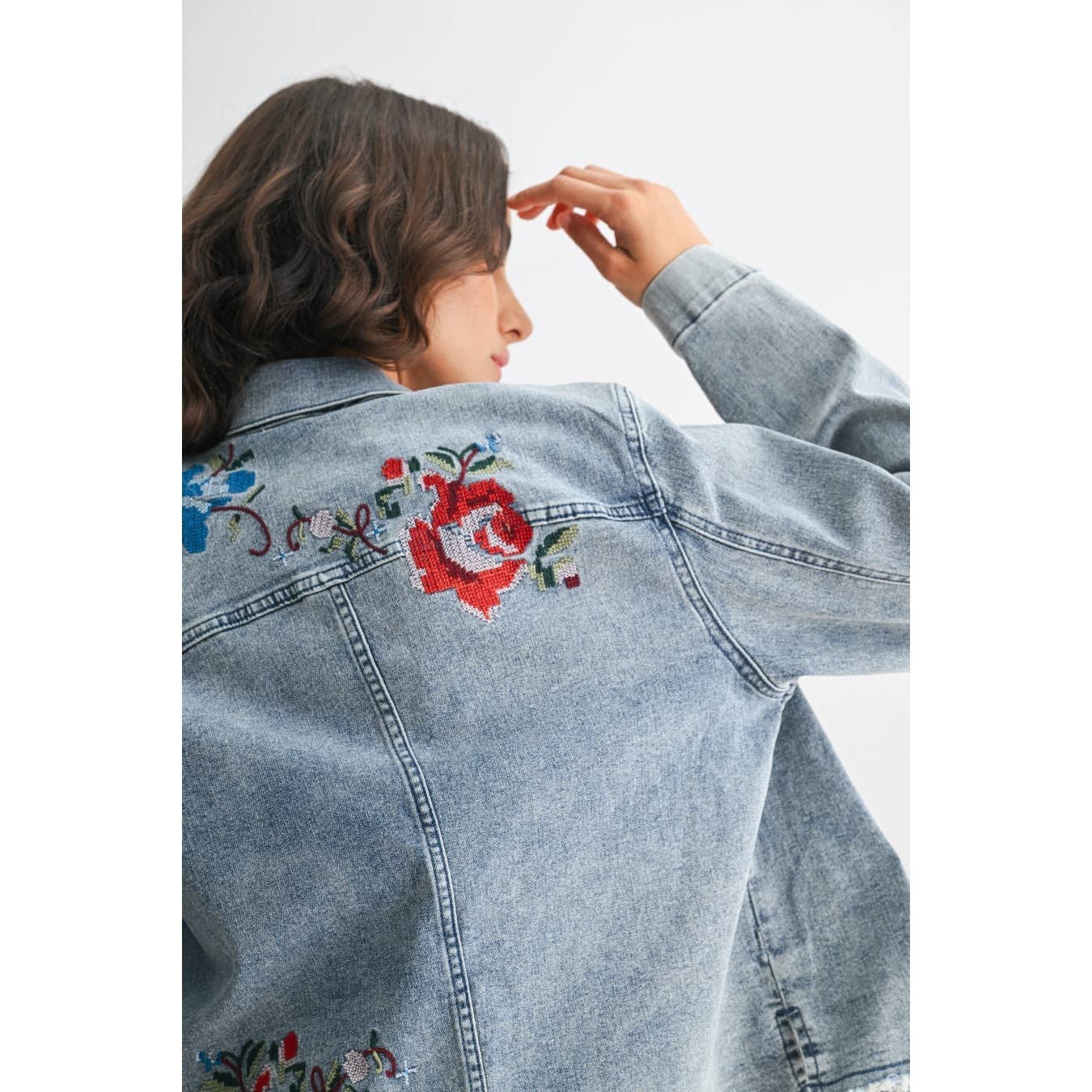 STYLISH EMBROIDERED DENIM JACKET: MEDIUM WASH / S-M-L(3-2-1)