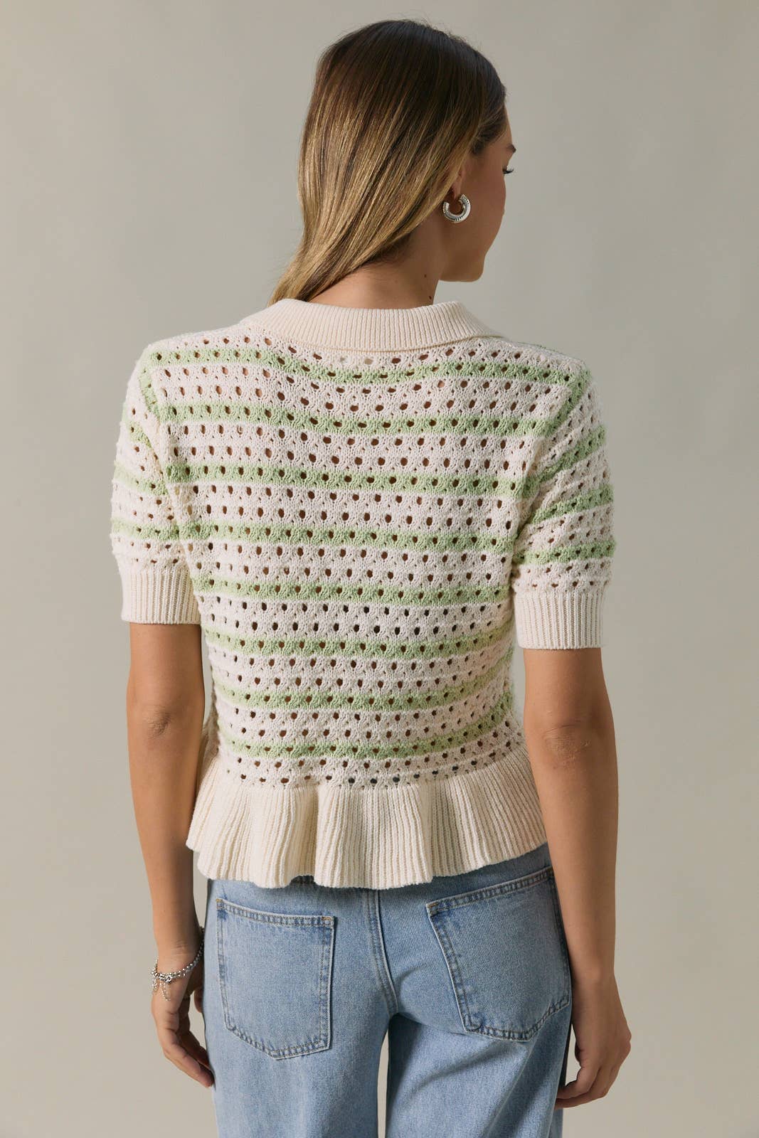 HALE SLEEVE TWO-TONE STRIPE SWEATER KNIT POLO WITH RUFFLE: WHITE-GREEN STRIPE / L