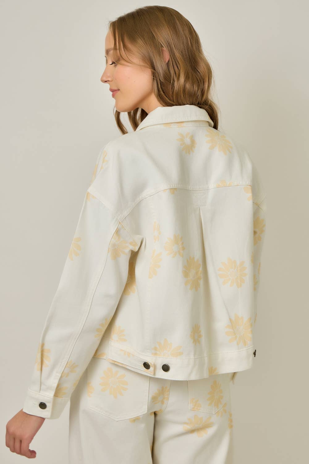 61357 Floral Printed Denim Jacket: Ivory / Medium