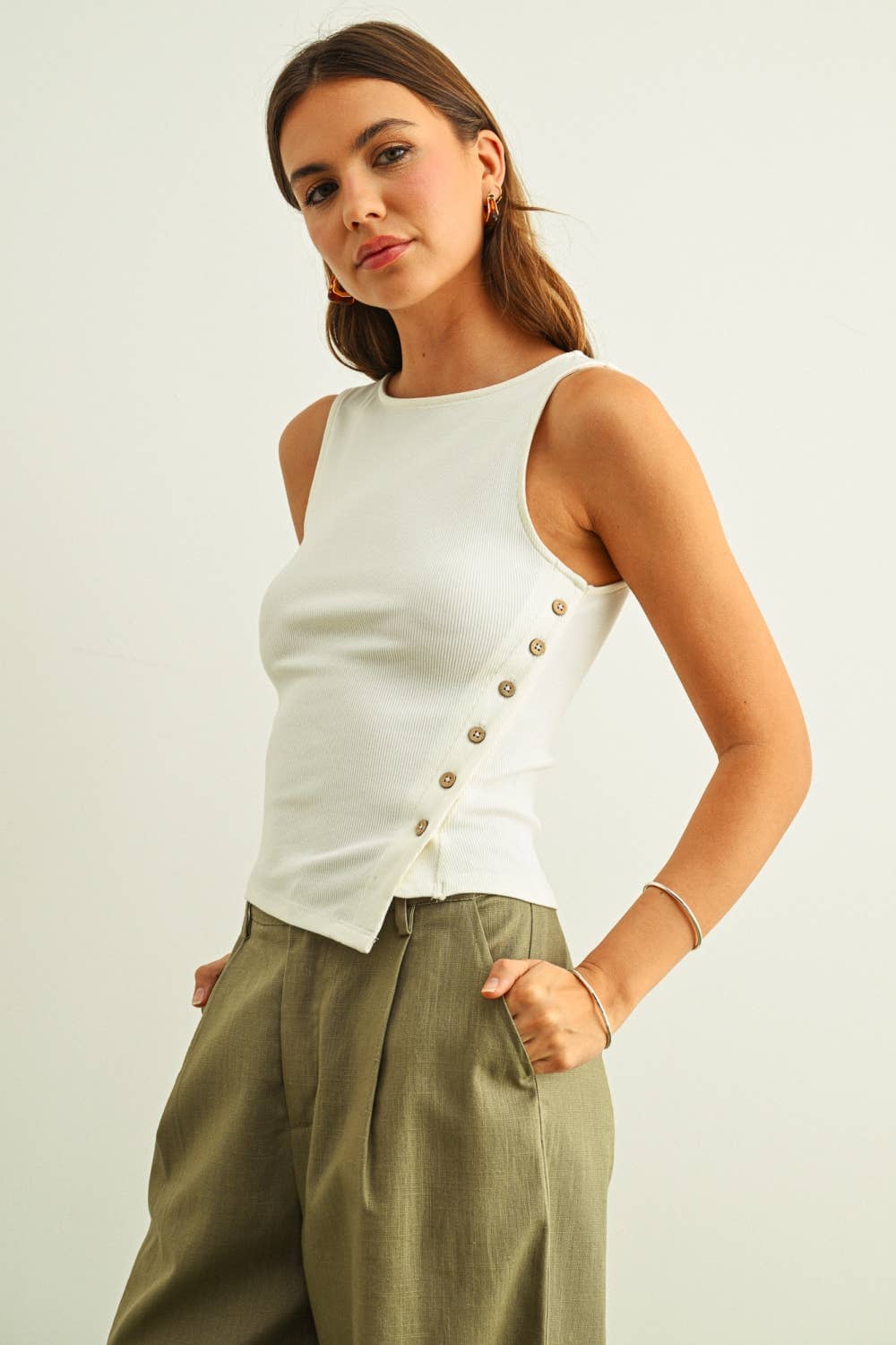 ET6416 RIBBED S/L BUTTON DETAIL ON THE SIDE TOP: CREAM / S