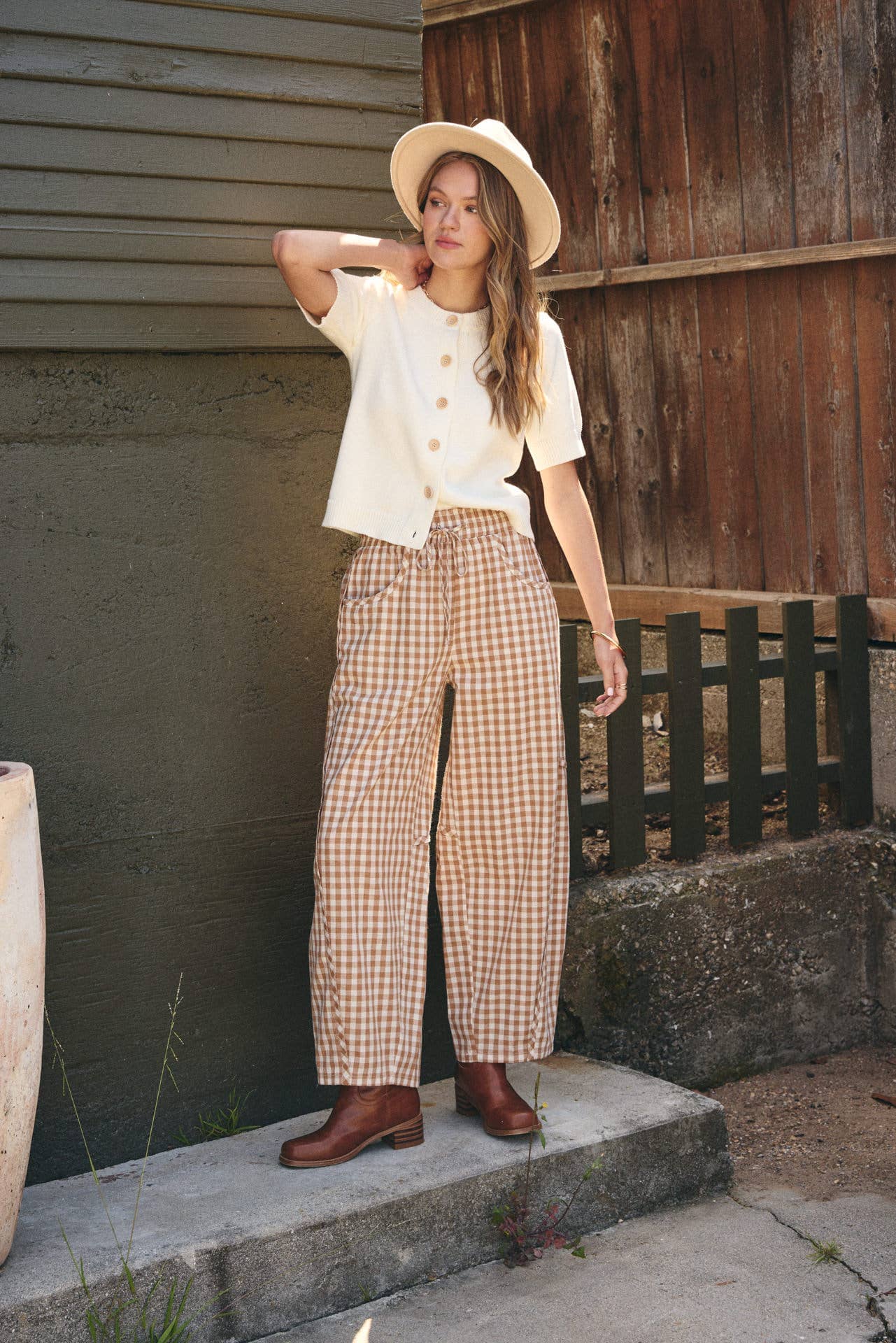 WEEKEND COFFEE MINIMAL SILHOUETTE COTTON CARDIGAN: IVORY / S