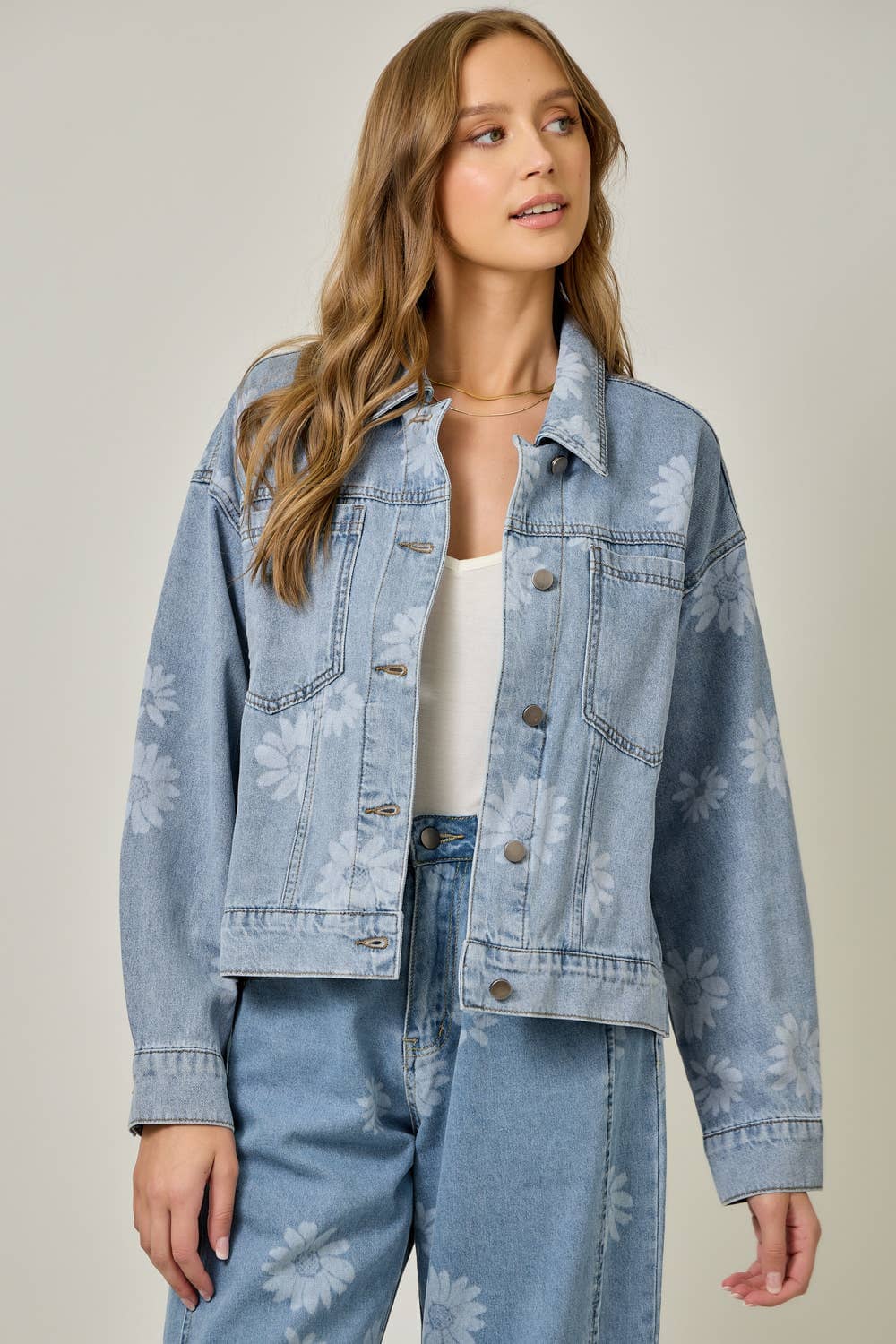 61357 Floral Printed Denim Jacket: Light Denim Blue / Medium