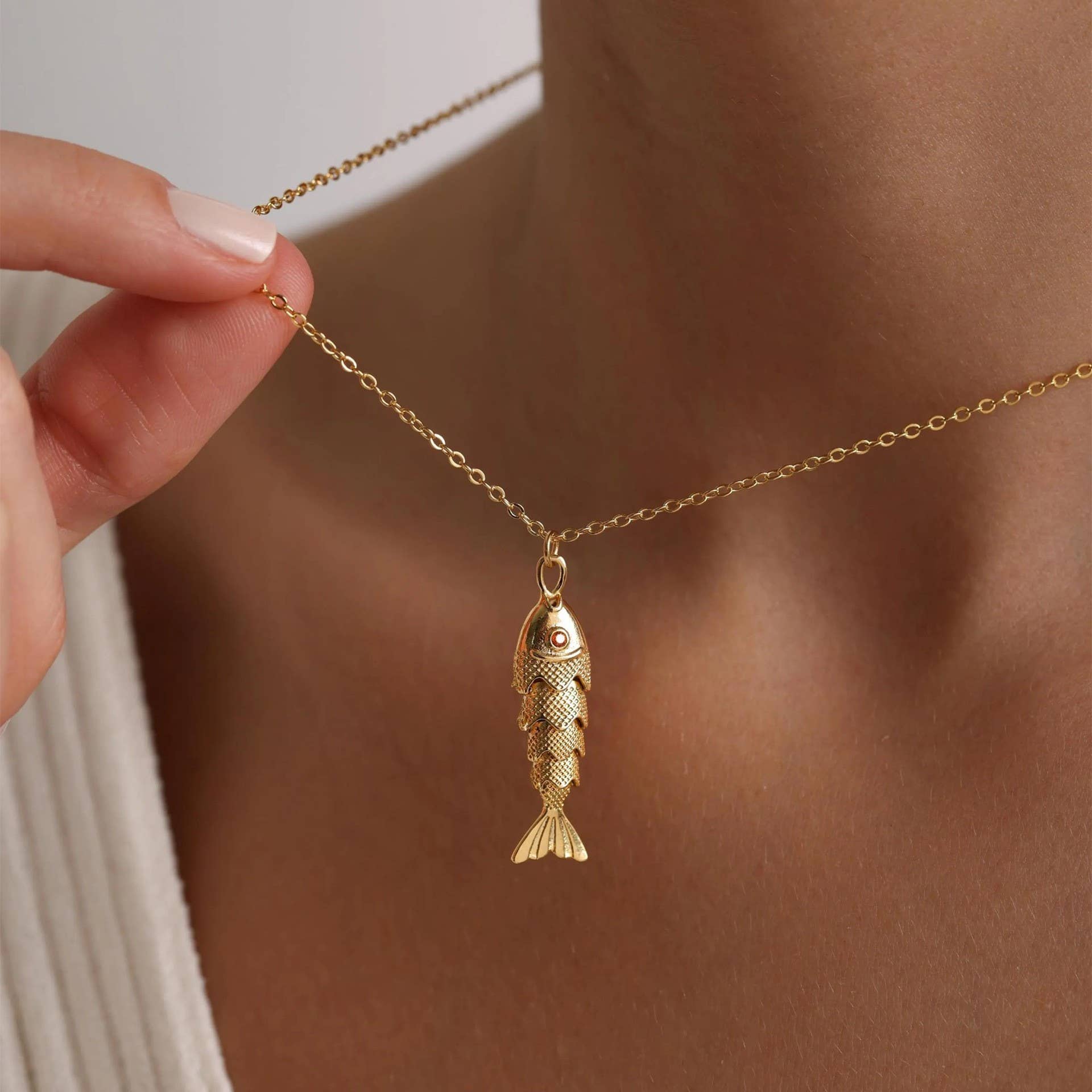 18K STAINLESS STEEL TARNISH FREE FISH NECKLACE | 40NK9536: GOLD