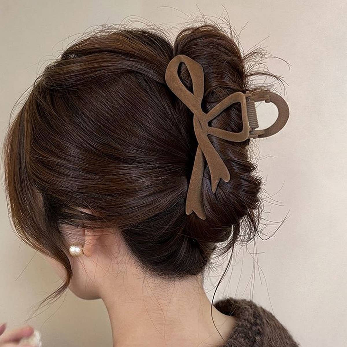 Velvet Bow Hair Clip Red Claw for Elegant Updos_CWAHA07311: COFFEE / (OS) 1