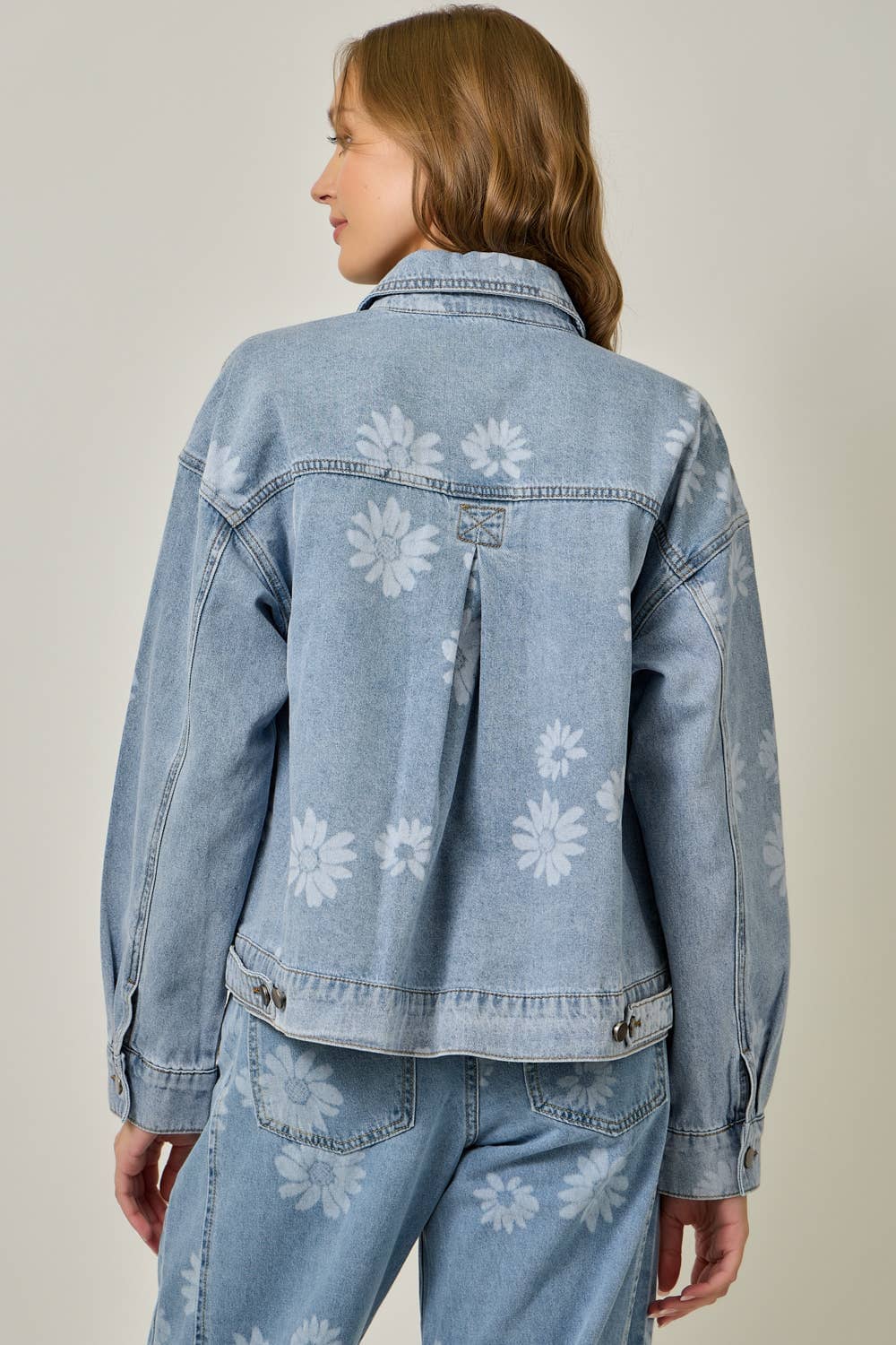 61357 Floral Printed Denim Jacket: Light Denim Blue / Medium
