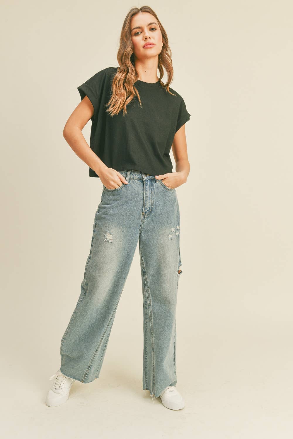 T2263   ROUND NECK CUFFED SLEEVE TOP: BLACK / S | Stella & Grace Boutique .
