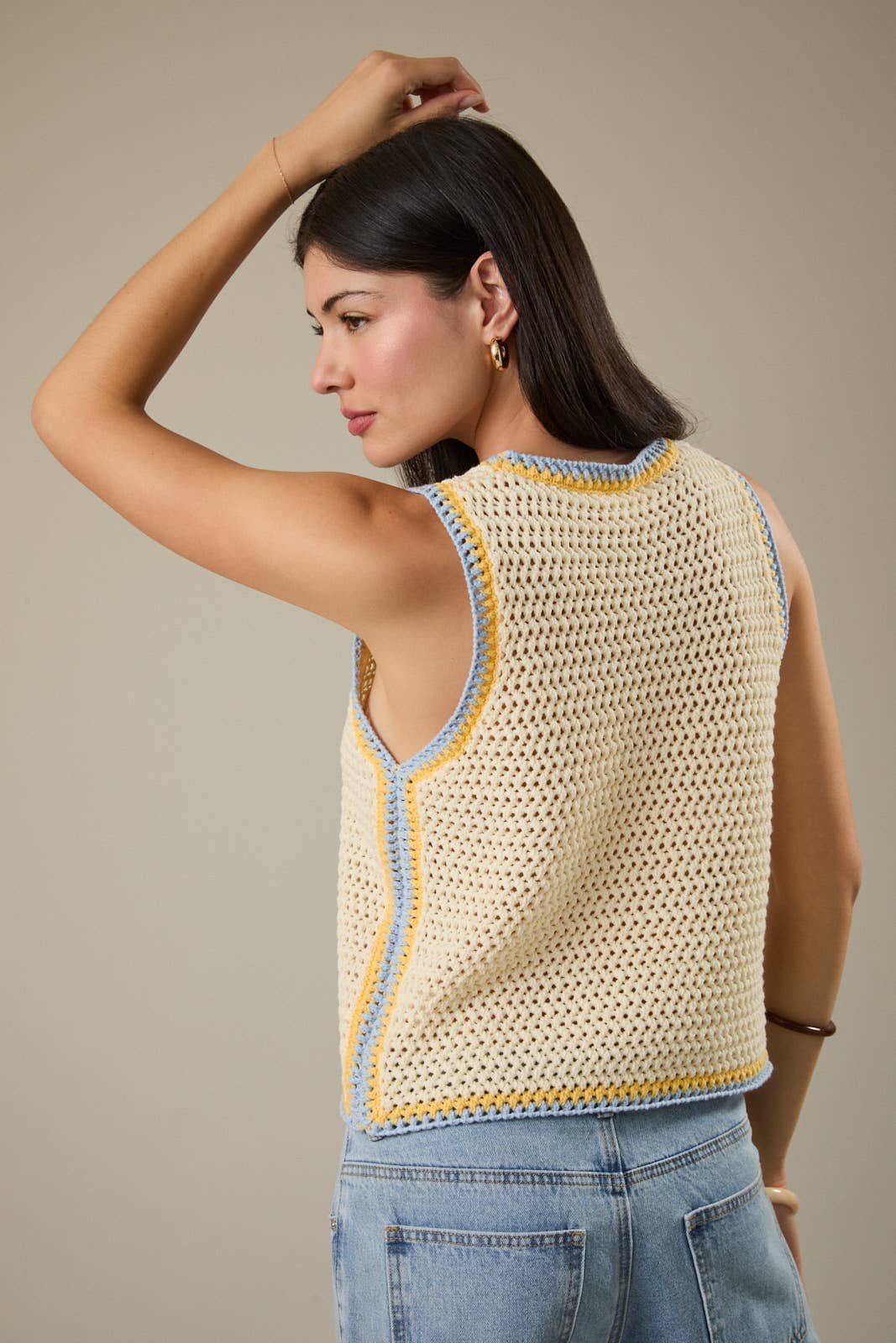 ROUND NECK SLEEVELESS CROCHET TANK TOP: BUTTER / M