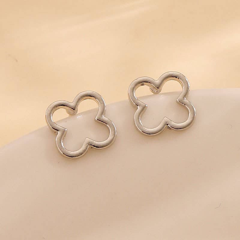18K Stainless Steel Tarnish Free Waterproof Clover | 40E398: Silver | Stella & Grace Boutique .