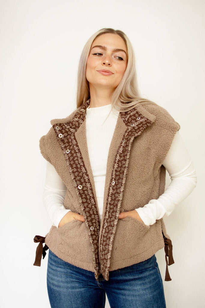Mocha Contrast Band Faux Shearing Vest