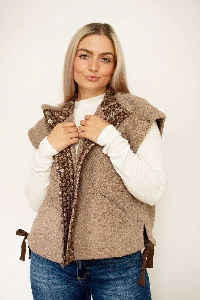 Mocha Contrast Band Faux Shearing Vest
